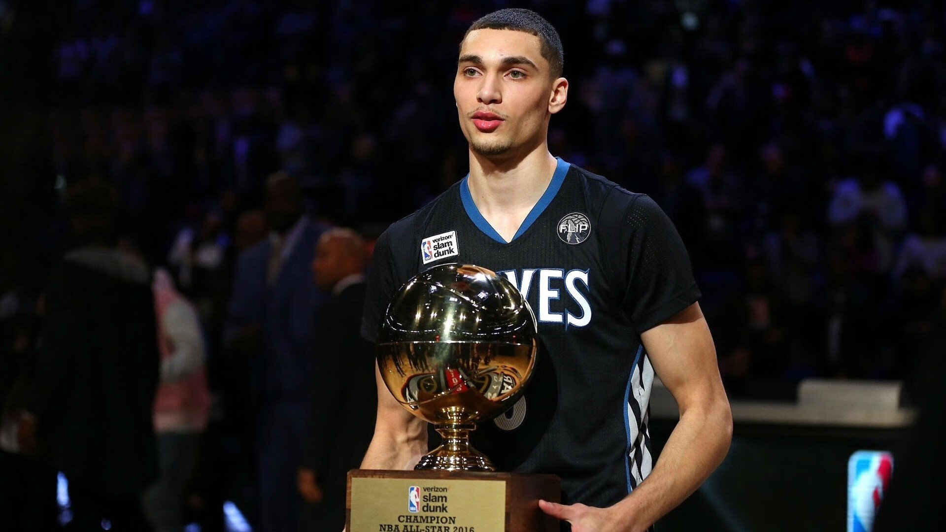 U球篮球直播U球-十二载磨一剑！凯恩生涯最高光时刻，曼联球迷彻底沸腾